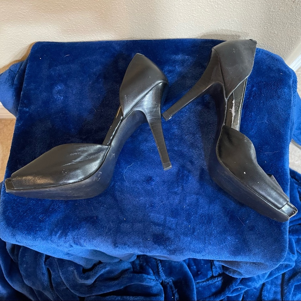 Jessica Simpson Heels - Picture 2 of 6